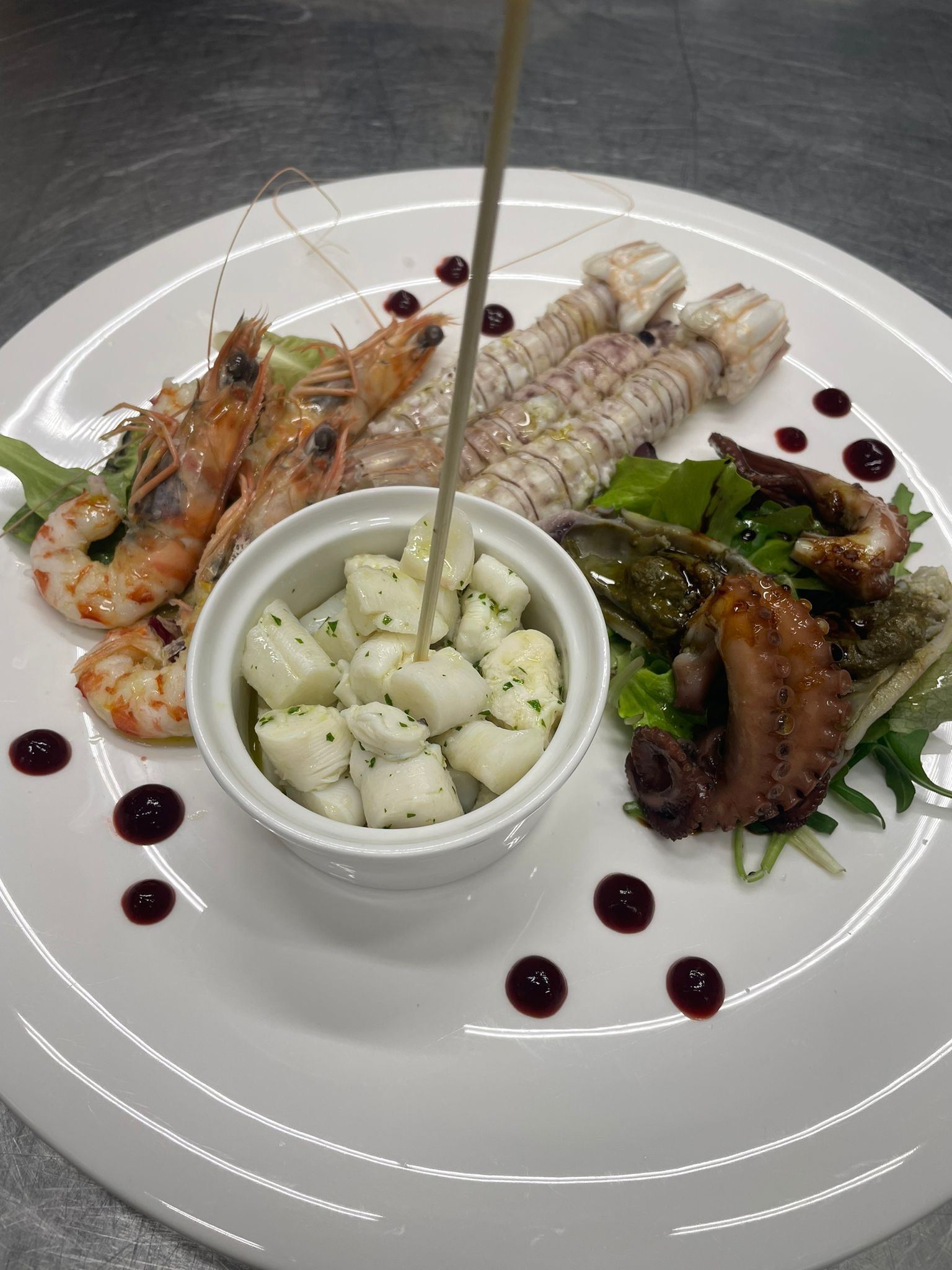 Mass Image Compressor Compressed this image. https://sourceforge.net/projects/icompress/ with Quality:80